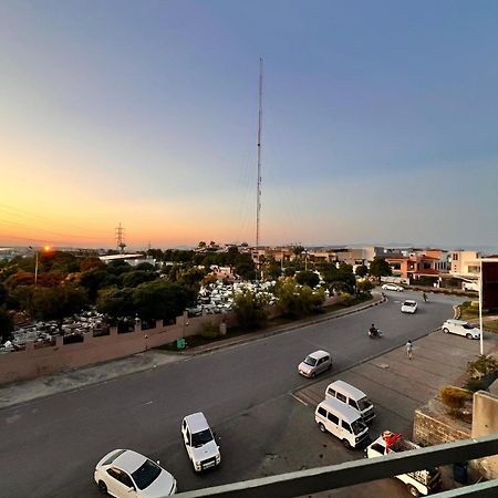 Comfortable Rental Apartments In Bahria Town Rawalpindi Exteriör bild