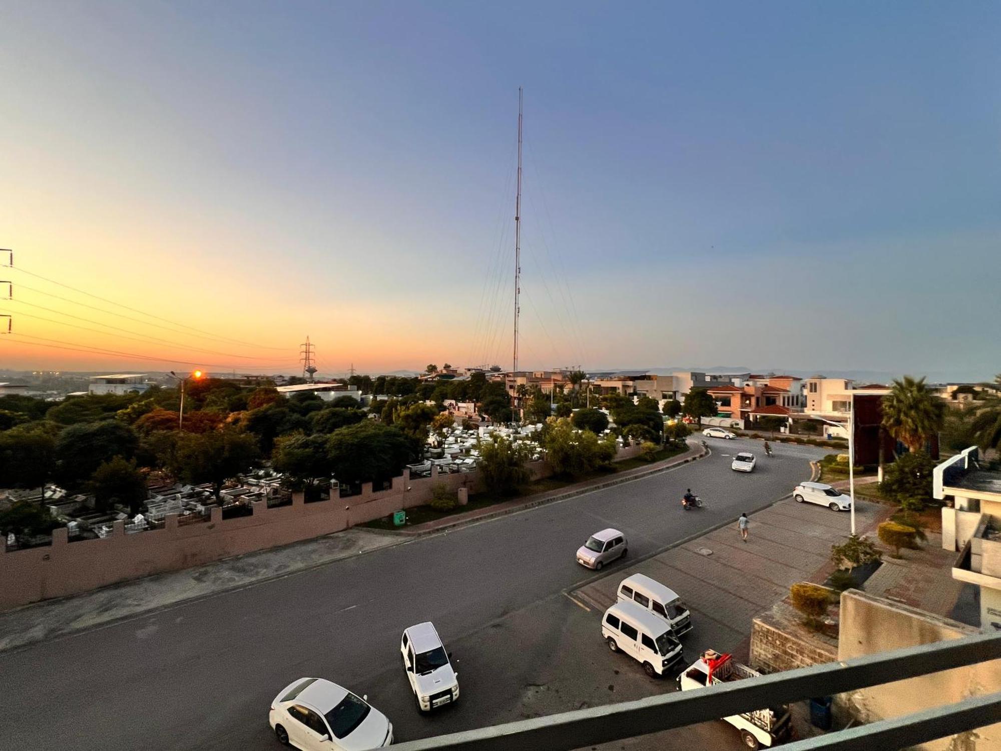 Comfortable Rental Apartments In Bahria Town Rawalpindi Exteriör bild