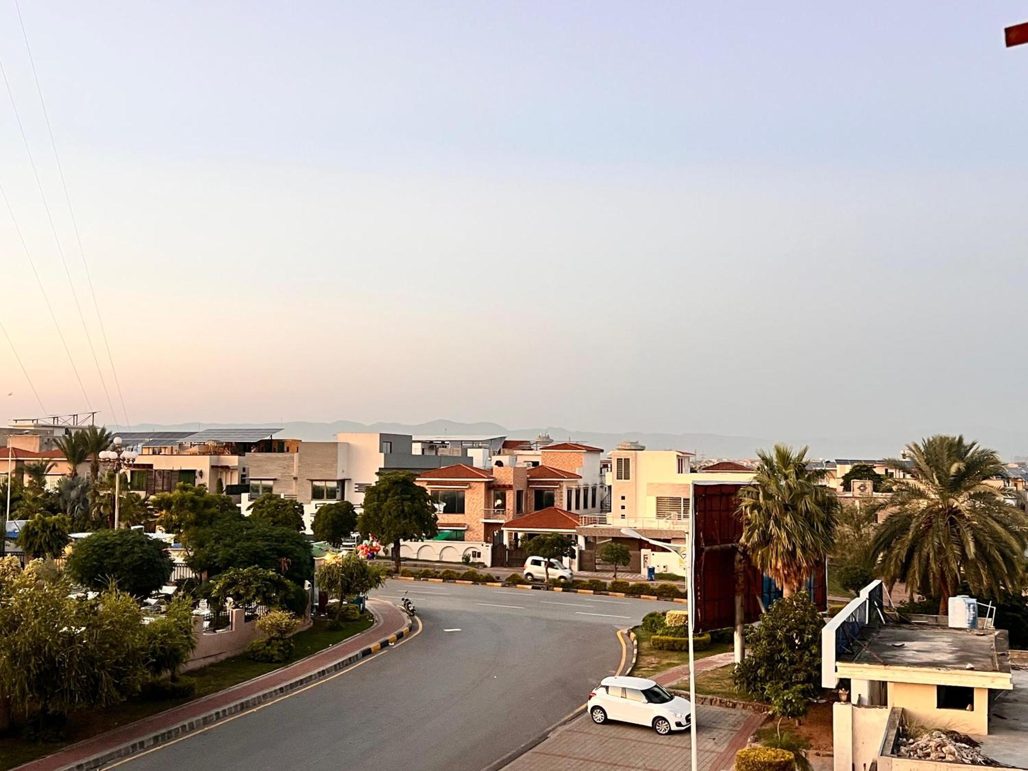 Comfortable Rental Apartments In Bahria Town Rawalpindi Exteriör bild